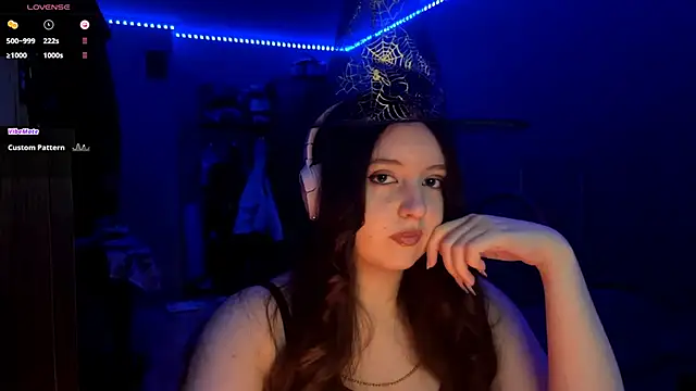 LauretteRagar online show from October 31, 2025, 7:21 pm