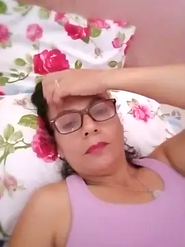 Snapshot of chocoluze chatting on July 17, 2026, 3:20 pm chocoluze online show from July 17, 2026, 3:20 pm