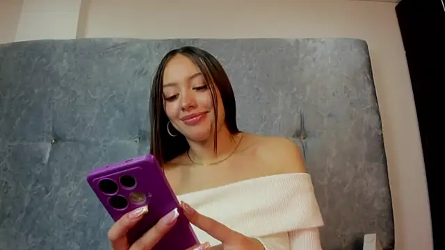Snapshot of Emmy_solis chatting on September 11, 2025, 3:28 am Emmy solis online show from September 11, 2025, 3:28 am