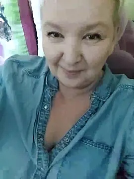 ForgeMeNot51 online show from November 16, 2025, 8:41 am