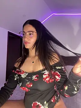 Snapshot of MiaAlarie chatting on March 4, 2026, 5:59 am MiaAlarie online show from March 4, 2026, 5:59 am