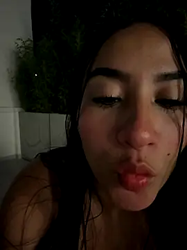 Snapshot of LucianaWild chatting on October 8, 2025, 4:47 am LucianaWild online show from October 8, 2025, 4:47 am