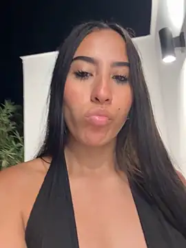 Snapshot of LucianaWild chatting on September 28, 2025, 5:03 am LucianaWild online show from September 28, 2025, 5:03 am