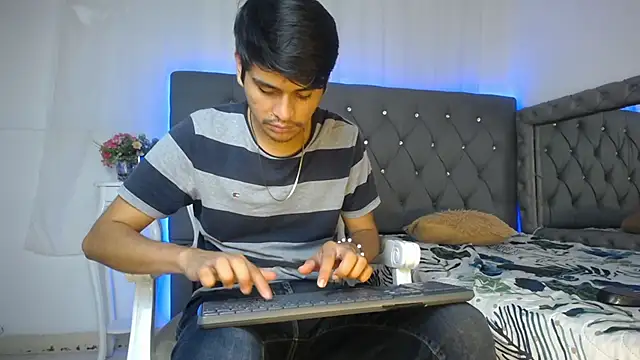 Snapshot of Charlie_Cock_ chatting on September 30, 2025, 4:51 am Charlie Cock  online show from September 30, 2025, 4:51 am