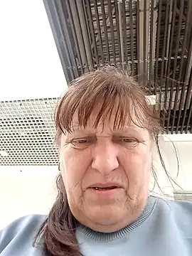Apeesynka5521 online show from September 13, 2025, 3:23 pm