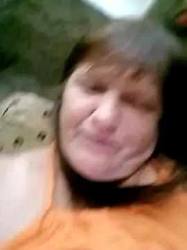 Apeesynka5521 online show from September 12, 2025, 2:28 pm