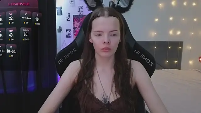 Luna Navy online show from February 18, 2026, 6:55 am