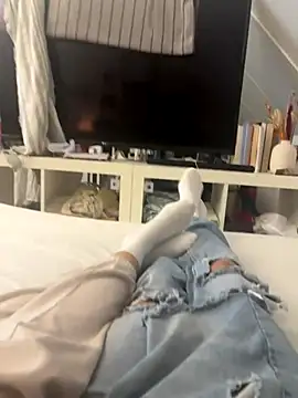 hottest23 online show from December 5, 2025, 11:09 am