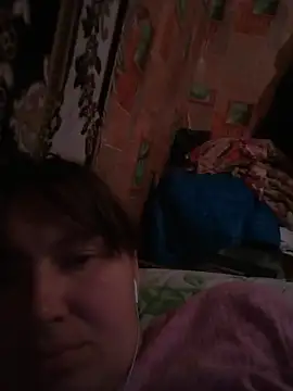 Snapshot of Romashka33011 chatting on November 1, 2025, 4:45 pm Romashka33011 online show from November 1, 2025, 4:45 pm