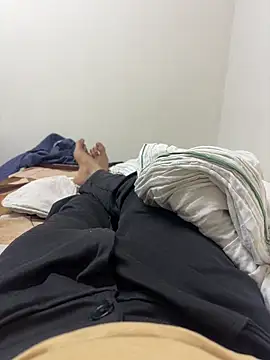 Snapshot of bigbulllaksh chatting on October 14, 2025, 5:57 pm bigbulllaksh online show from October 14, 2025, 5:57 pm