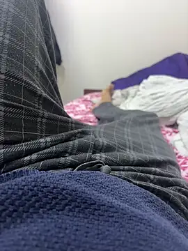 Snapshot of bigbulllaksh chatting on November 3, 2025, 9:18 pm bigbulllaksh online show from November 3, 2025, 9:18 pm