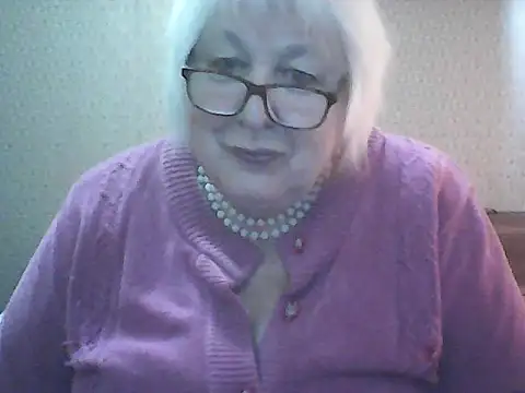 Snapshot of Alexia64231 chatting on September 28, 2025, 4:41 am Alexia64231 online show from September 28, 2025, 4:41 am