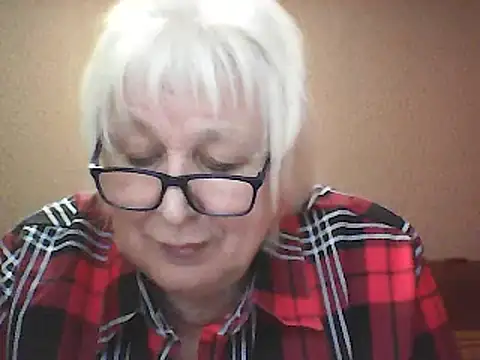 Snapshot of Alexia64231 chatting on October 7, 2025, 5:25 pm Alexia64231 online show from October 7, 2025, 5:25 pm