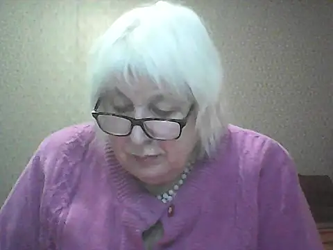 Snapshot of Alexia64231 chatting on September 28, 2025, 4:47 pm Alexia64231 online show from September 28, 2025, 4:47 pm