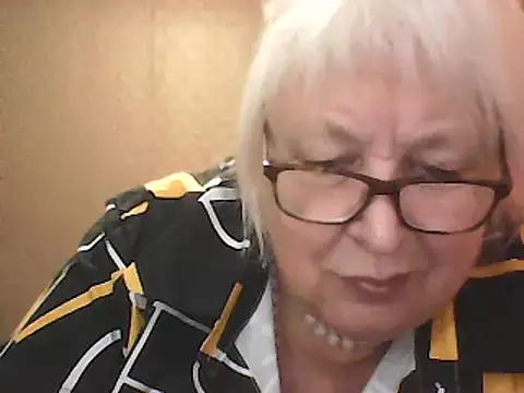 Snapshot of Alexia64231 chatting on October 5, 2025, 4:25 am Alexia64231 online show from October 5, 2025, 4:25 am