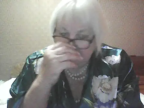 Snapshot of Alexia64231 chatting on September 24, 2025, 3:51 pm Alexia64231 online show from September 24, 2025, 3:51 pm