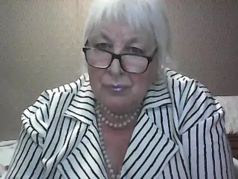 Snapshot of Alexia64231 chatting on September 16, 2025, 5:58 pm Alexia64231 online show from September 16, 2025, 5:58 pm