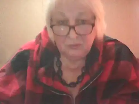 Snapshot of Alexia64231 chatting on October 1, 2025, 11:03 am Alexia64231 online show from October 1, 2025, 11:03 am