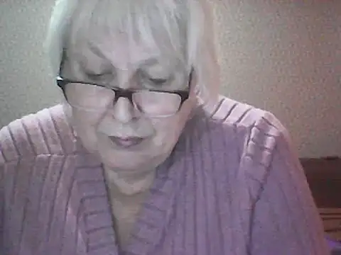 Snapshot of Alexia64231 chatting on October 19, 2025, 4:04 am Alexia64231 online show from October 19, 2025, 4:04 am