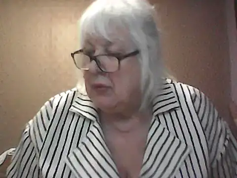 Snapshot of Alexia64231 chatting on January 15, 2026, 6:17 am Alexia64231 online show from January 15, 2026, 6:17 am