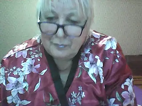Snapshot of Alexia64231 chatting on October 11, 2025, 1:01 pm Alexia64231 online show from October 11, 2025, 1:01 pm