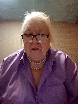 Snapshot of Alexia64231 chatting on October 31, 2025, 3:14 am Alexia64231 online show from October 31, 2025, 3:14 am