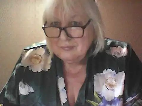 Snapshot of Alexia64231 chatting on February 3, 2026, 7:52 pm Alexia64231 online show from February 3, 2026, 7:52 pm