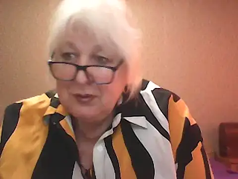 Snapshot of Alexia64231 chatting on October 13, 2025, 1:23 pm Alexia64231 online show from October 13, 2025, 1:23 pm