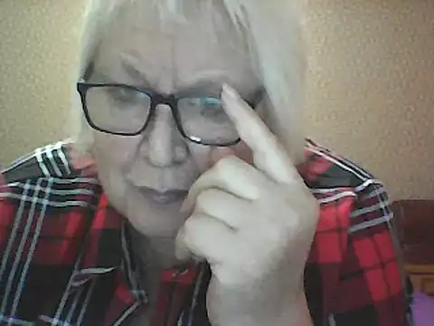 Snapshot of Alexia64231 chatting on October 12, 2025, 1:07 am Alexia64231 online show from October 12, 2025, 1:07 am