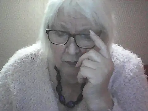 Snapshot of Alexia64231 chatting on September 30, 2025, 10:27 pm Alexia64231 online show from September 30, 2025, 10:27 pm