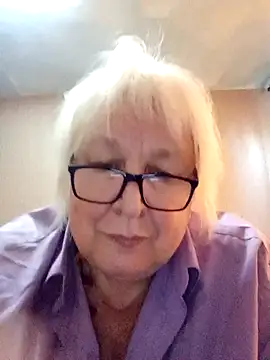 Snapshot of Alexia64231 chatting on October 26, 2025, 6:36 am Alexia64231 online show from October 26, 2025, 6:36 am