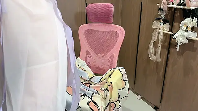 Lilium-520 online show from December 22, 2025, 12:16 pm