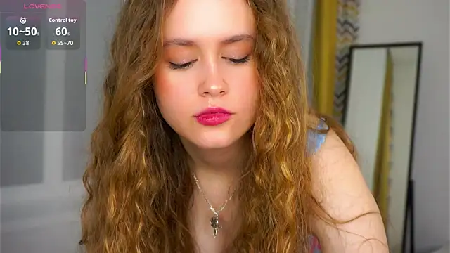 Snapshot of SusannaScholler chatting on October 28, 2025, 7:13 pm SusannaScholler online show from October 28, 2025, 7:13 pm