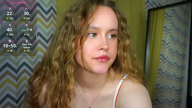 Snapshot of SusannaScholler chatting on September 14, 2025, 5:13 pm SusannaScholler online show from September 14, 2025, 5:13 pm