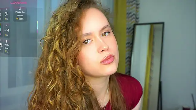 Snapshot of SusannaScholler chatting on September 8, 2025, 4:50 pm SusannaScholler online show from September 8, 2025, 4:50 pm