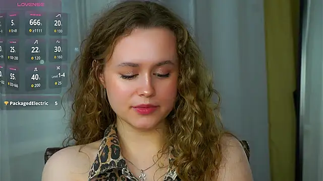 Snapshot of SusannaScholler chatting on October 8, 2025, 6:30 pm SusannaScholler online show from October 8, 2025, 6:30 pm