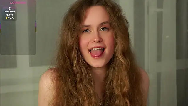 Snapshot of SusannaScholler chatting on September 18, 2025, 5:27 pm SusannaScholler online show from September 18, 2025, 5:27 pm