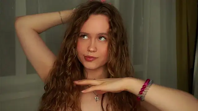 Snapshot of SusannaScholler chatting on September 27, 2025, 6:14 pm SusannaScholler online show from September 27, 2025, 6:14 pm