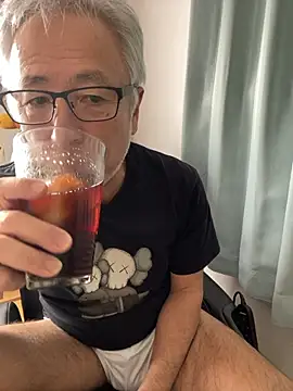 Snapshot of gholly2007 chatting on November 5, 2025, 2:14 am gholly2007 online show from November 5, 2025, 2:14 am