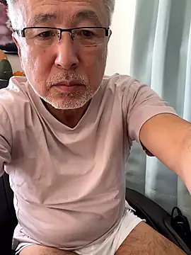 Snapshot of gholly2007 chatting on November 14, 2025, 1:42 am gholly2007 online show from November 14, 2025, 1:42 am