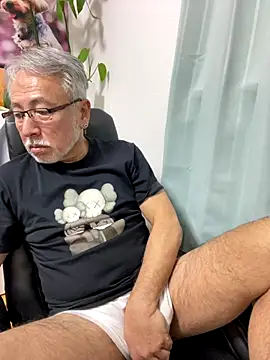 Snapshot of gholly2007 chatting on December 18, 2025, 7:46 am gholly2007 online show from December 18, 2025, 7:46 am