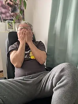 Snapshot of gholly2007 chatting on February 11, 2026, 2:44 am gholly2007 online show from February 11, 2026, 2:44 am