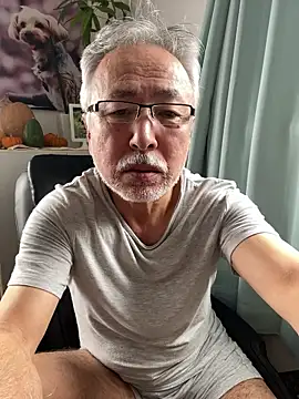 Snapshot of gholly2007 chatting on October 24, 2025, 1:26 am gholly2007 online show from October 24, 2025, 1:26 am