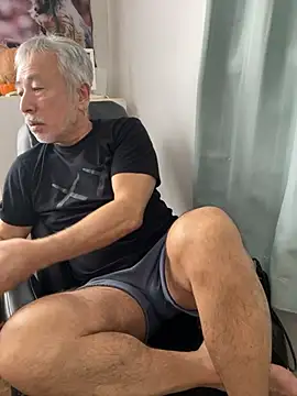 Snapshot of gholly2007 chatting on October 25, 2025, 2:33 am gholly2007 online show from October 25, 2025, 2:33 am