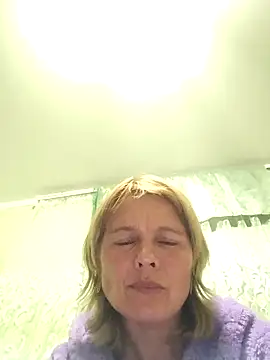 Snapshot of Masha41211 chatting on September 10, 2025, 9:36 pm Masha41211 online show from September 10, 2025, 9:36 pm