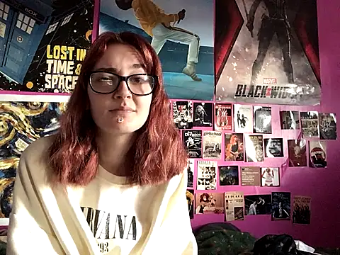 Snapshot of ivysplayhouse chatting on October 23, 2025, 1:32 pm ivysplayhouse online show from October 23, 2025, 1:32 pm