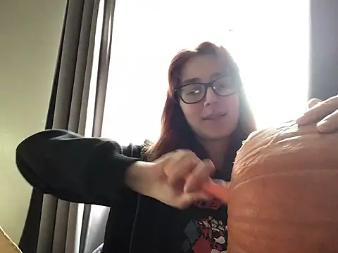 Snapshot of ivysplayhouse chatting on October 29, 2025, 1:32 pm ivysplayhouse online show from October 29, 2025, 1:32 pm