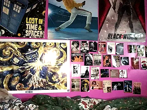 Snapshot of ivysplayhouse chatting on October 25, 2025, 4:29 pm ivysplayhouse online show from October 25, 2025, 4:29 pm