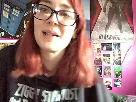 Snapshot of ivysplayhouse chatting on October 9, 2025, 1:00 pm ivysplayhouse online show from October 9, 2025, 1:00 pm