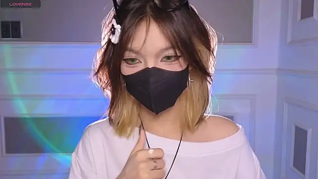      Panda      online show from May 12, 2026, 1:57 am
